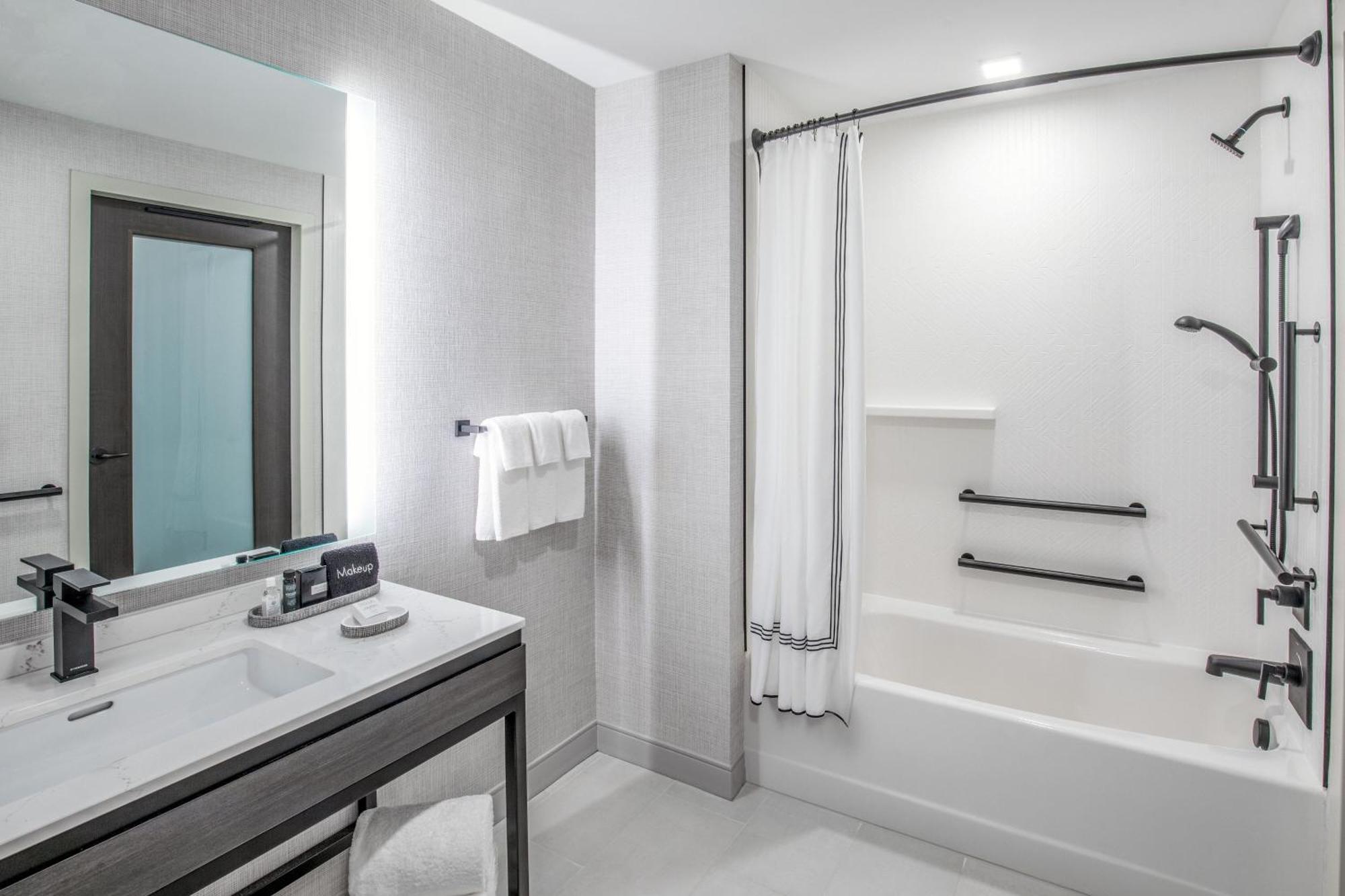 The Artisan At Tuscan Village, Salem, Nh, A Tribute Portfolio Hotel 외부 사진